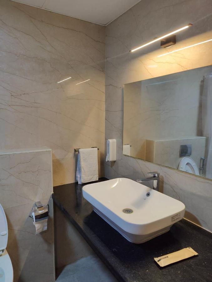 Tara Suites Premium Rooms In Central Indiranagar بنغالور المظهر الخارجي الصورة